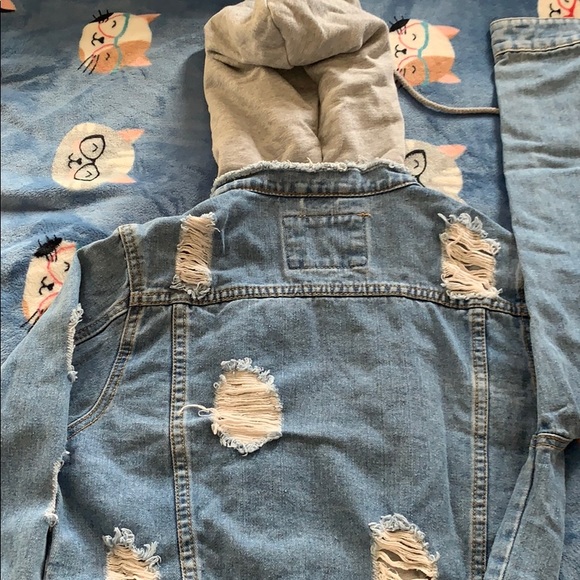 Jean jacket ✨ - Picture 2 of 2